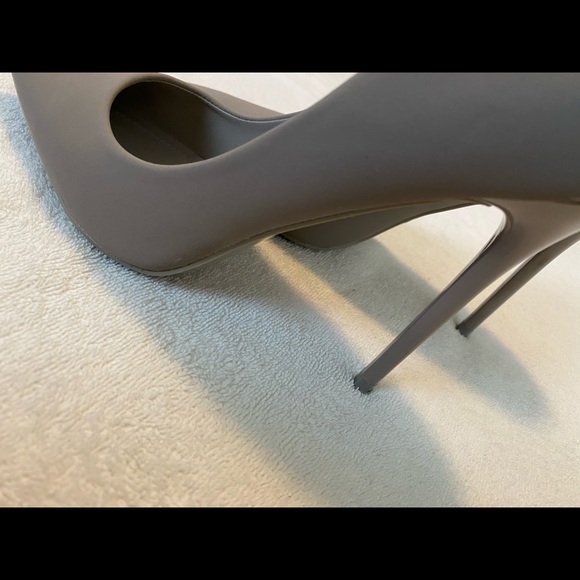 Brand New Gorgeous Heels - SHOE LAND - Box 56 - Picture 4 of 5